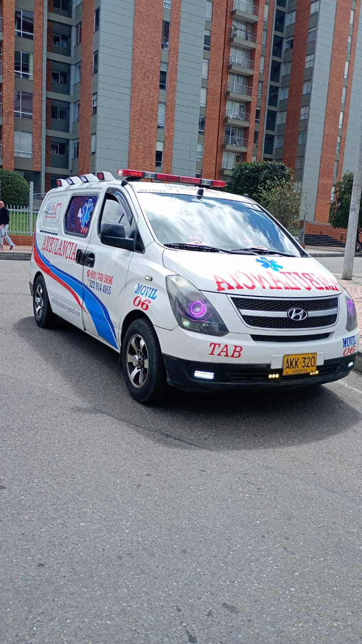 Personal en servicio de salud móvil